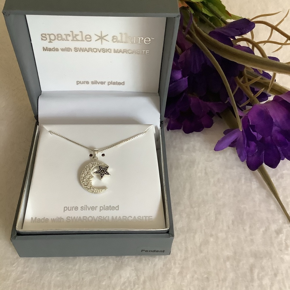 NEW Moon & Star Necklace - Picture 2 of 8